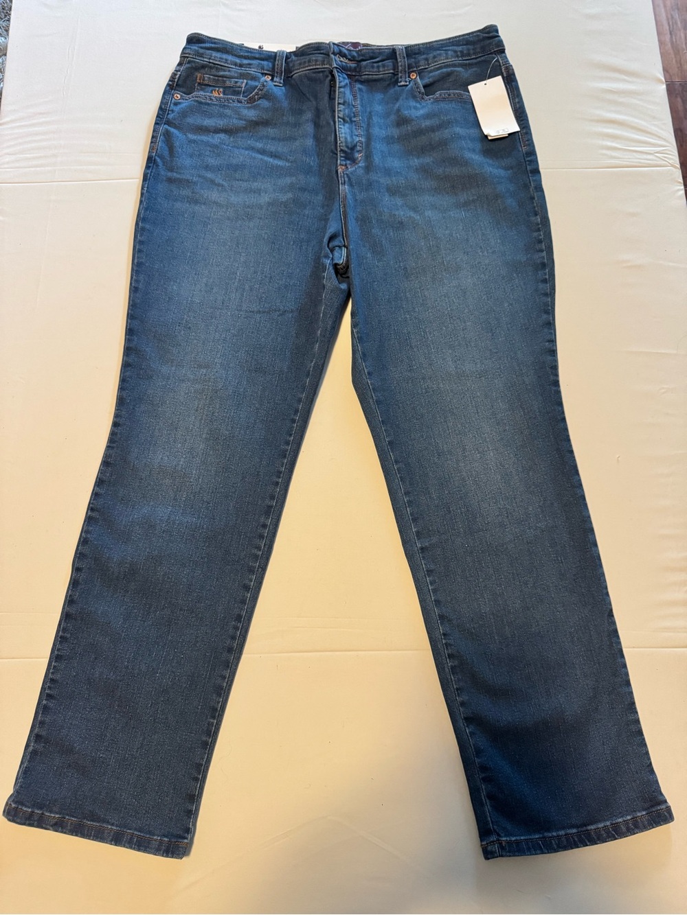Gloria Vanderbilt Straight-Leg Jeans in Medium Blue